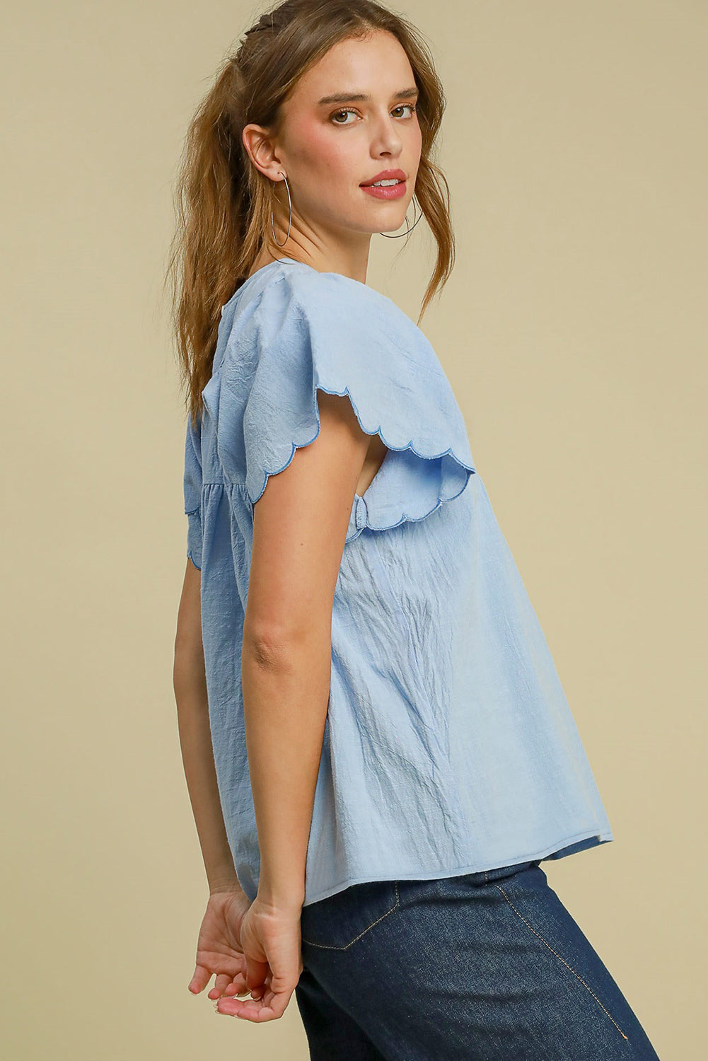 Beau Blue Solid Color Embroidered Scalloped Sleeves Crew Neck Blouse